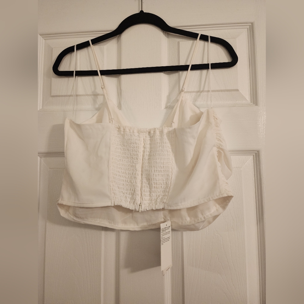 Abercrombie & Fitch white ruched keyring crop top NWT L - Picture 2 of 3